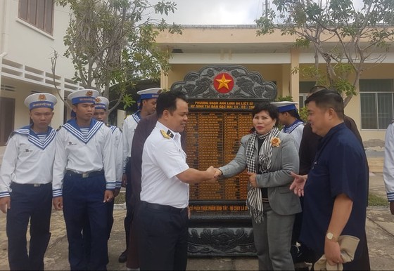 Đặt bia tưởng niệm 64 liệt sĩ Gạc Ma tại đảo Nam Yết, Trường Sa ảnh 1