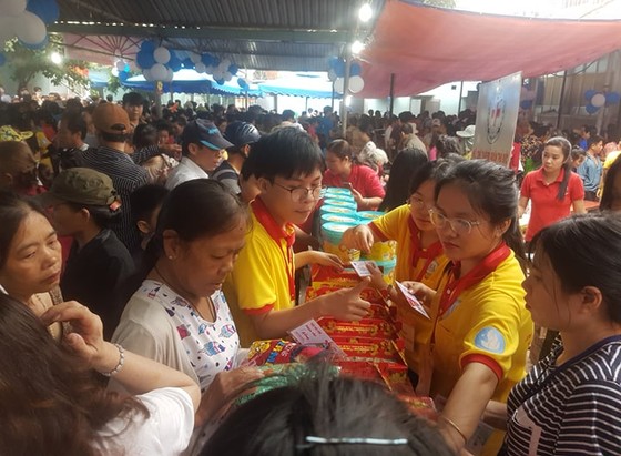 Ấm áp Phiên chợ 0 đồng lần thứ 5 tại Bệnh viện quận Thủ Đức ảnh 3