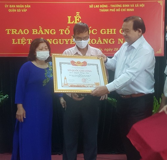 Cấp bằng Tổ quốc ghi công cho liệt sĩ 'hiệp sĩ' Nguyễn Hoàng Nam ảnh 1