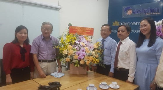 Lãnh đạo TPHCM thăm các nhà giáo lão thành ảnh 6