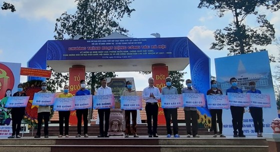 Gần 600 triệu đồng chăm lo hộ nghèo, gia đình chính sách huyện Củ Chi ảnh 4