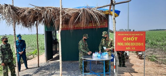 Lãnh đạo TPHCM thăm các lực lượng phòng, chống dịch Covid-19 tại biên giới Tây Ninh ảnh 3
