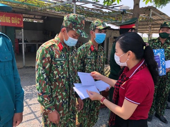 Lãnh đạo TPHCM thăm các lực lượng phòng, chống dịch Covid-19 tại biên giới Tây Ninh ảnh 5