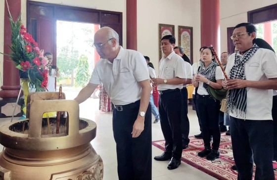 Đoàn cán bộ tuyên giáo, báo chí, xuất bản TPHCM tìm hiểu về tình hình kinh tế - xã hội tỉnh Bến Tre ảnh 3