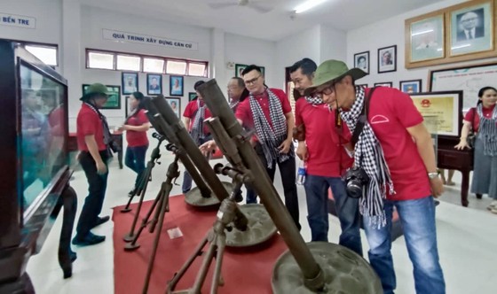 Đoàn cán bộ tuyên giáo, báo chí, xuất bản TPHCM tham quan vùng căn cứ cách mạng quê hương Đồng Khởi, Bến Tre ảnh 4