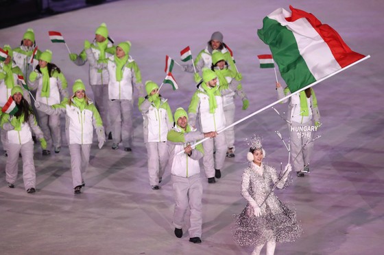 Hungary đã giành được tổng cộng 7 huy chương (1 HCV, 2 HCB và 4 HCĐ) ở tất cả các kỳ Thế vận hội mùa đông