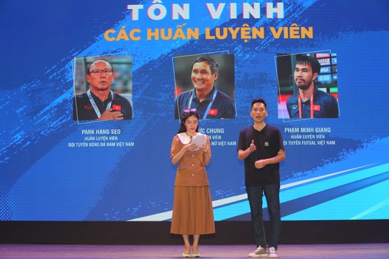‘Nóng’ cùng lễ trao giải Quả bóng vàng Việt Nam 2021 trước giờ G ảnh 1