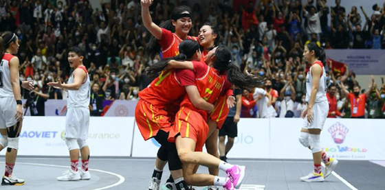 Tuyển bóng rổ nữ Việt Nam tạo nên kỳ tích tại SEA Games 31 nội dung 3x3. Ảnh: VBF