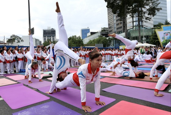 Xác lập 2 kỷ lục Việt Nam tại Hội thao đồng diễn thể dục dưỡng sinh, yoga ảnh 3