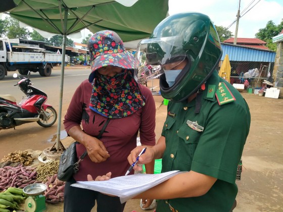 Bình Phước: Hỗ trợ thêm người tham gia chống dịch Covid- 19 từ 50 - 100 ngàn/ngày ảnh 1