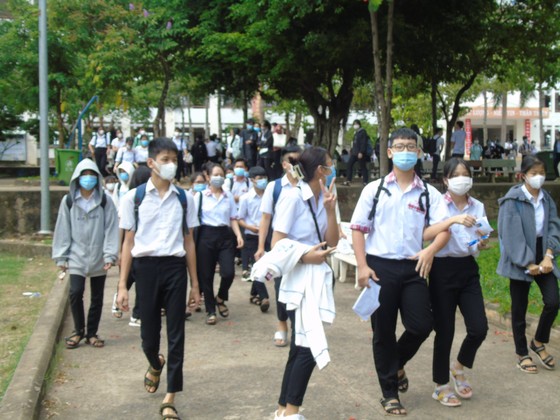 Kỳ thi tuyển sinh lớp 10 tại Bình Phước diễn ra an toàn, nghiêm túc ảnh 2