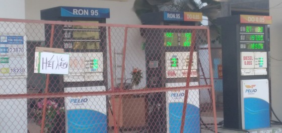 Nhiều cây xăng ở Đồng Nai treo biển 'hết xăng' ảnh 2
