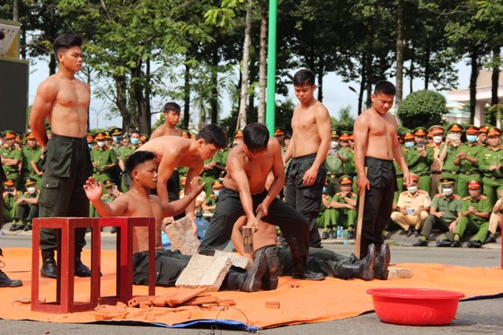 Bình Phước: Thành lập Trung đoàn Cảnh sát cơ động dự bị chiến đấu ảnh 4