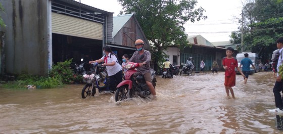 Đồng Nai: Mưa lớn gây ngập nặng tại TP Biên Hòa  ảnh 5