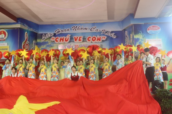 Trường THPT Nguyễn Hữu Huân đoạt quán quân liên hoan nhóm ca khúc 'chú ve con' 2022 ảnh 2