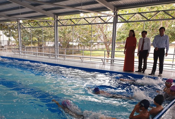 Đà Nẵng: Đưa vào hoạt động bể bơi phòng tránh đuối nước cho học sinh tiểu học ảnh 2
