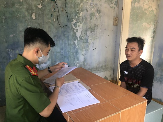 Khởi tố đối tượng thuê 3 ô tô rồi mang đi cầm cố ảnh 1
