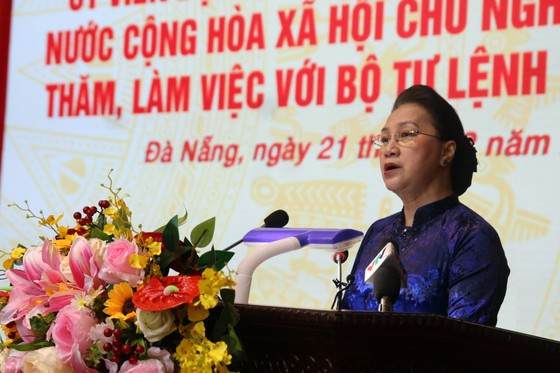 Chủ tịch Quốc hội Nguyễn Thị Kim Ngân làm việc với Bộ Tư lệnh Quân khu 5 ảnh 2
