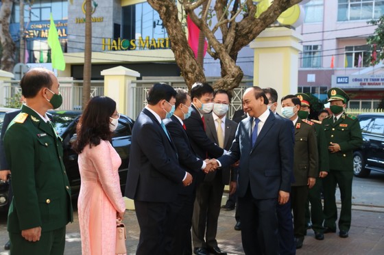 Thủ tướng Nguyễn Xuân Phúc: Việt Nam là một trong số ít các nước tăng trưởng dương trên thế giới  ảnh 4