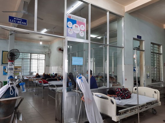Quảng Nam: Hàng chục người dân nhập viện vì ngộ độc thức ăn ảnh 1
