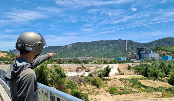 Quảng Nam yêu cầu Công ty Than điện Nông Sơn báo cáo hàng tháng việc xử lý sự cố cháy ở bãi thải mỏ than ảnh 1