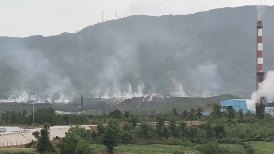 Quảng Nam yêu cầu Công ty Than điện Nông Sơn báo cáo hàng tháng việc xử lý sự cố cháy ở bãi thải mỏ than ảnh 2