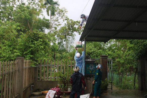 Quảng Nam: Gấp rút di dời người dân vùng cao trước khi bão số 5 đổ bộ ảnh 4