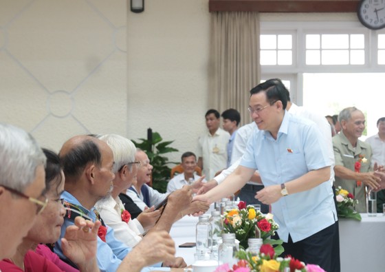 Chủ tịch Quốc hội gặp mặt người có công với cách mạng tiêu biểu của tỉnh Quảng Nam ảnh 1