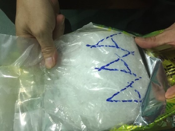 Đến lượt người dân Quảng Trị nhặt trên bãi biển 7kg nghi ma túy ảnh 1