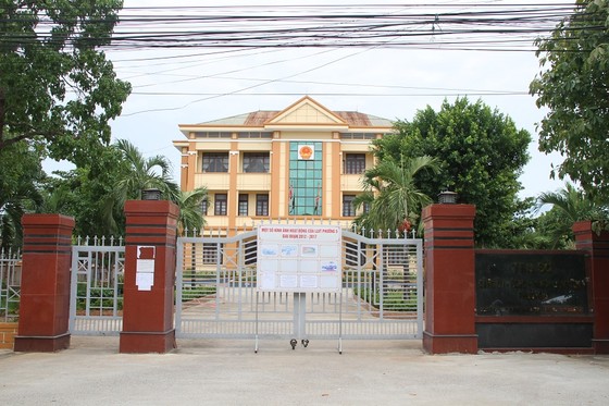 Cách chức phó chủ tịch phường vì tổ chức sinh nhật trong khu cách ly ảnh 1
