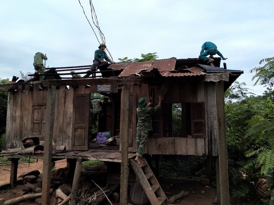 Quảng Trị: Nỗ lực hỗ trợ người dân khắc phục hậu quả bão số 5 ảnh 5