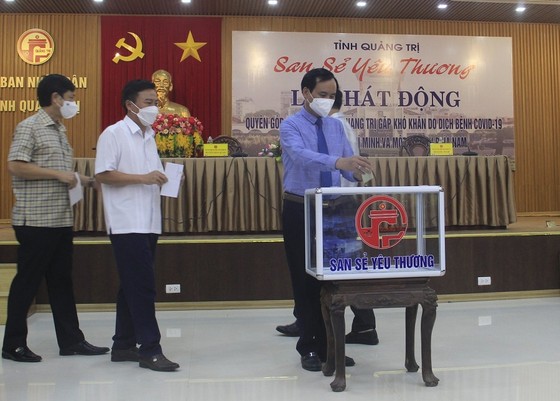 Quảng Trị chuyển tiền hỗ trợ 15.000 người Quảng Trị tại TPHCM và các tỉnh phía Nam ảnh 1