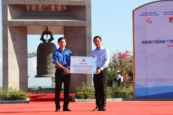 Trồng cây xanh, cải tạo cảnh quan tại các nghĩa trang liệt sĩ quốc gia tỉnh Quảng Trị ảnh 7