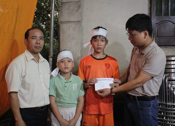 Báo SGGP hỗ trợ 3 gia đình bị sập nhà do sạt lở tại Quảng Trị ảnh 1