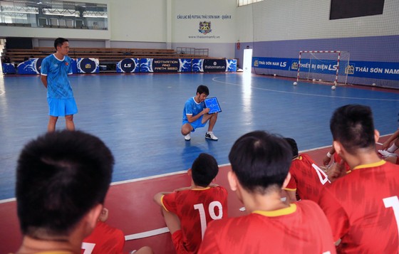 HLV đội tuyển futsal Việt Nam tự tin sẽ giành vé dự World Cup ảnh 1