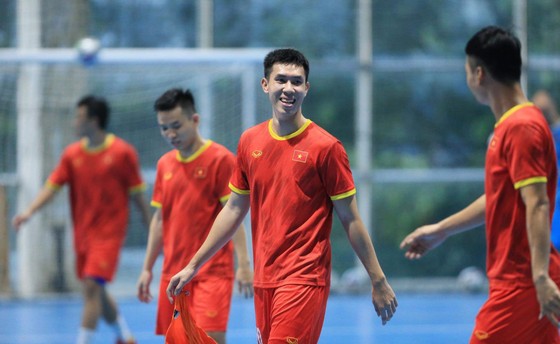 Nguyễn Thịnh Phát đang tập luyện cùng đội tuyển futsal Việt Nam chuẩn bị cho World Cup 2021