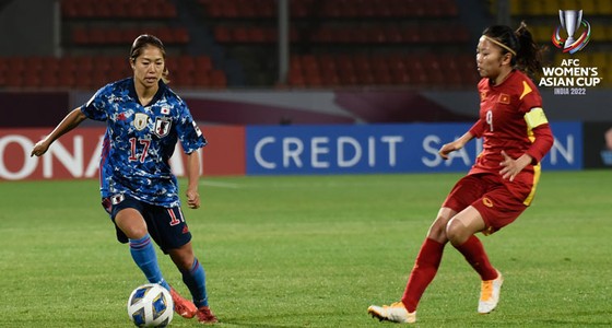 Huỳnh Như và đồng đội thi đấu cố gắng ở trận cầu với nhà vô địch Nhật Bản. Ảnh: AFC