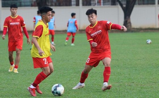 U22 Việt Nam dễ dàng bắt nhịp ở Campuchia ảnh 2
