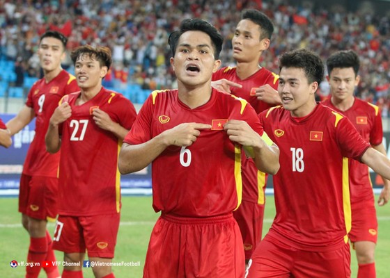 Xúc động khoảnh khắc nâng cao chức vô địch Đông Nam Á của U23 Việt Nam ảnh 3