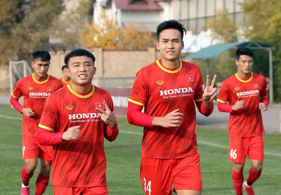 Bận ‘show’ ở đội tuyển quốc gia, ai thay ông Park Hang-seo dẫn U23 Việt Nam dự Dubai Cup 2022? ảnh 1