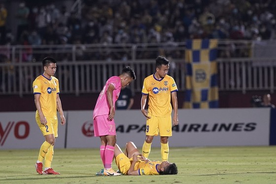 Phan Văn Đức dính chấn thương, SLNA bị Sài Gòn FC cầm chân ảnh 1