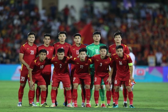 Quả bóng Vàng Đỗ Hùng Dũng lại ‘giải cứu’ U23 Việt Nam ảnh 2