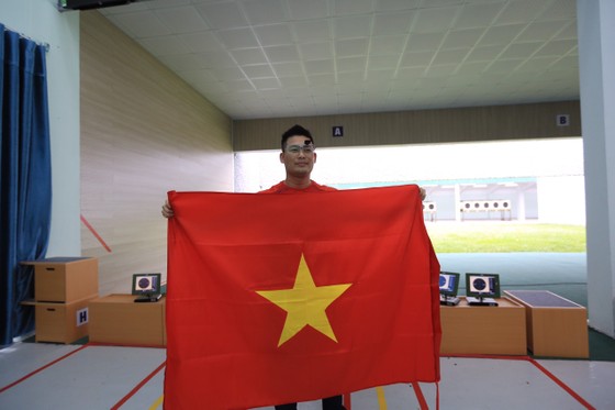 Huyền thoại Hoàng Xuân Vinh ‘mừng ra mặt’ với HC vàng đầu tiên của bắn súng Việt Nam ảnh 2