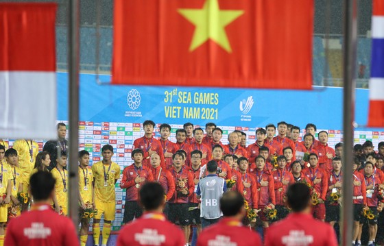 Khoảnh khắc đăng quang của U23 Việt Nam tại SEA Games 31 ảnh 12