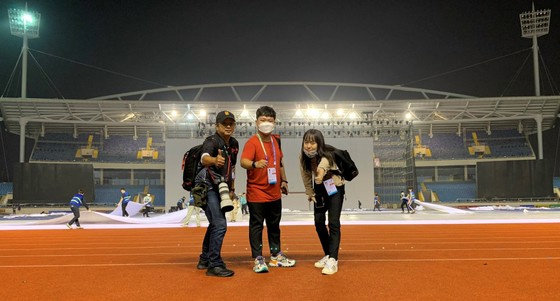 Nhóm phóng viên báo SGGP tác nghiệp SEA Games 31 đã trở về TPHCM sau 20 ngày đồng hành cùng đoàn thể thao Việt Nam. ẢNH: DŨNG PHƯƠNG