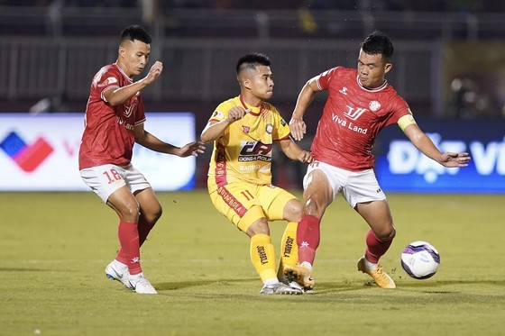 HLV Trần Minh Chiến có chiến thắng đầu tiên ở V-League 2022 ảnh 1