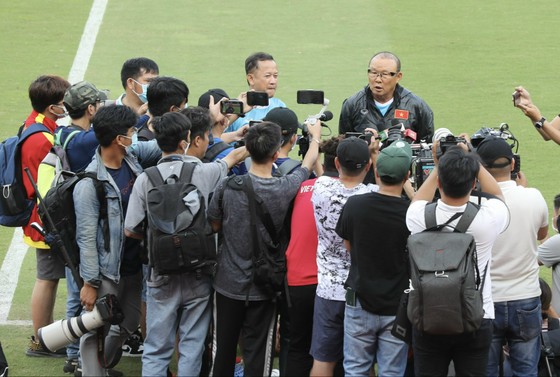 HLV Park Hang-seo mong VFF làm việc tích cực để Quang Hải được dự AFF Cup ảnh 1