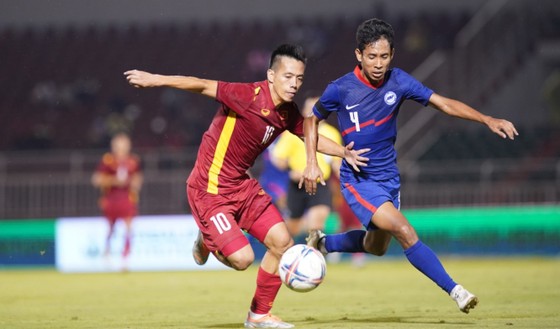 Đội tuyển Việt Nam vẫn chưa lộ bài dù thắng đậm Singapore. ẢNH: DŨNG PHƯƠNG