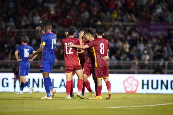 Đội tuyển Việt Nam chưa tung hết bài dù thắng đậm Singapore ảnh 1