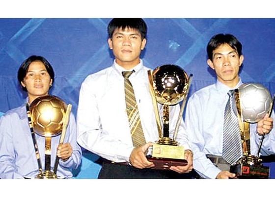 Quả bóng vàng Việt Nam và chức vô địch V-League - Ảnh 2.